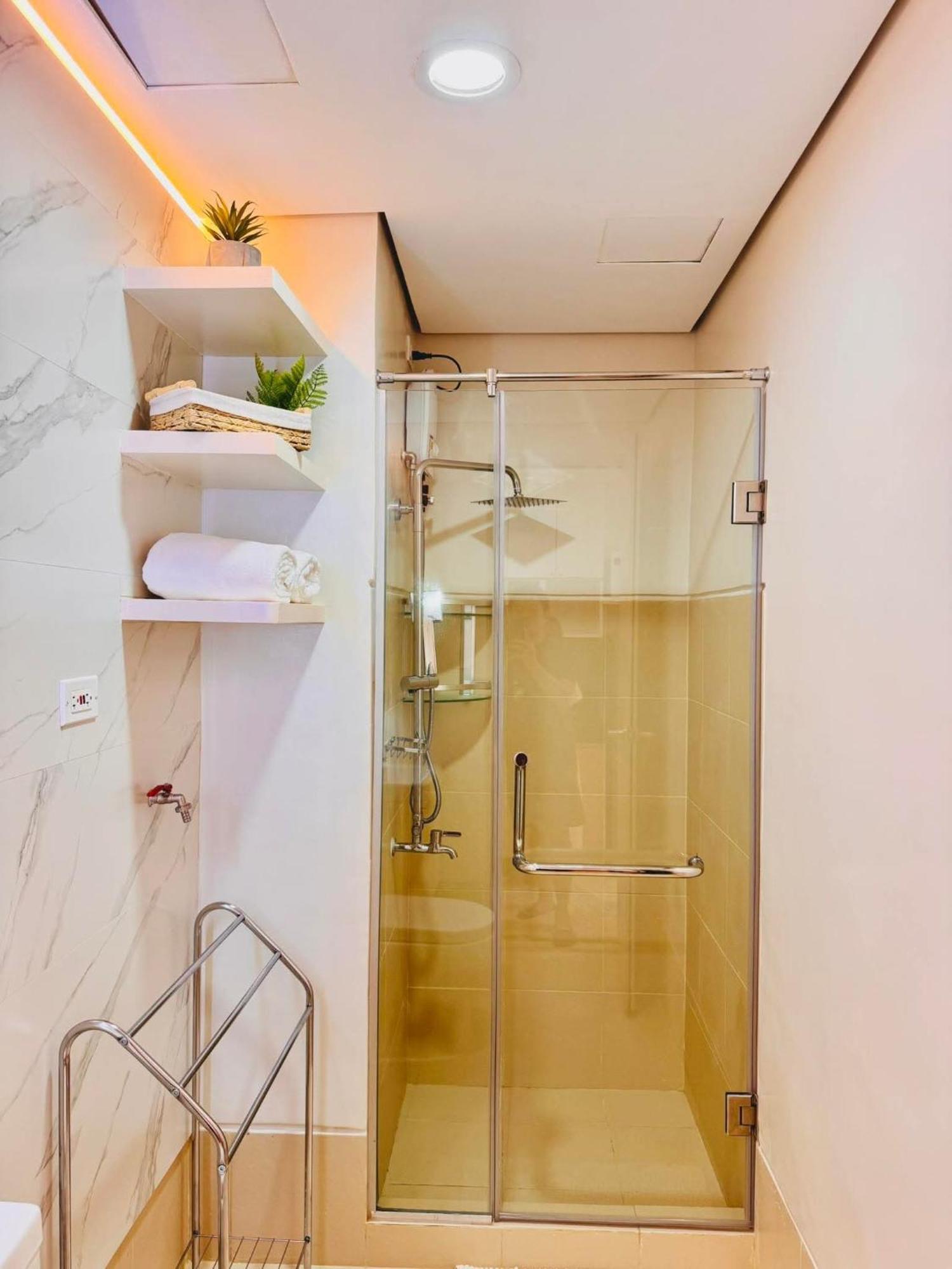 Rj Elite Escape 2Br Condo W Balcony Near Sm Iloilo Dış mekan fotoğraf