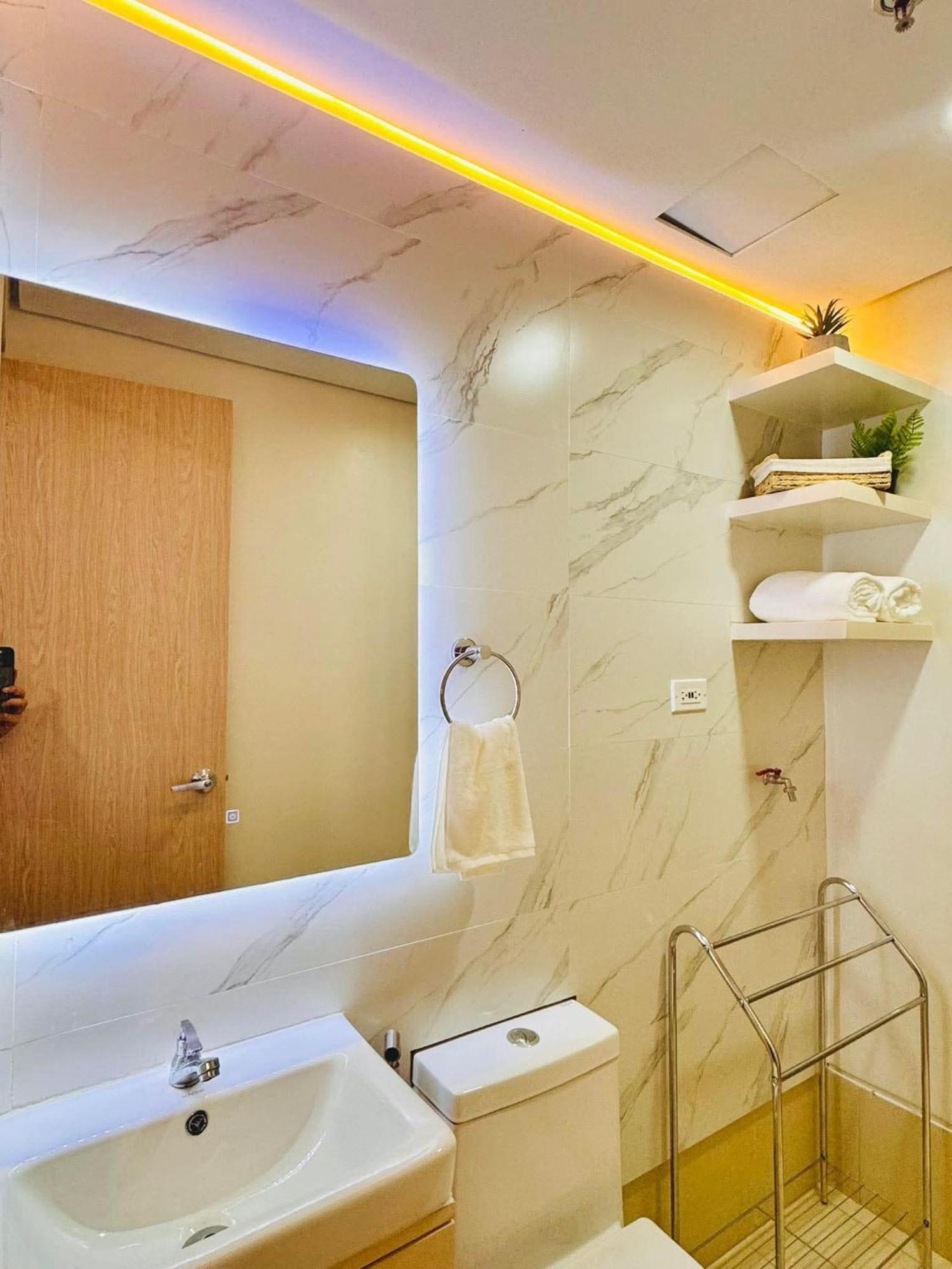 Rj Elite Escape 2Br Condo W Balcony Near Sm Iloilo Dış mekan fotoğraf
